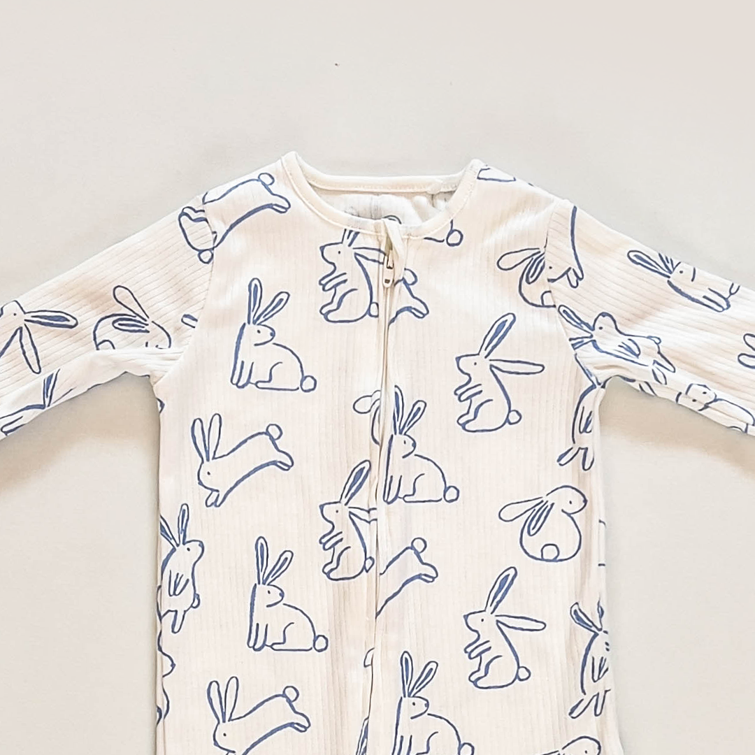 WHITE RABBIT RIBBED SLEEPSUIT