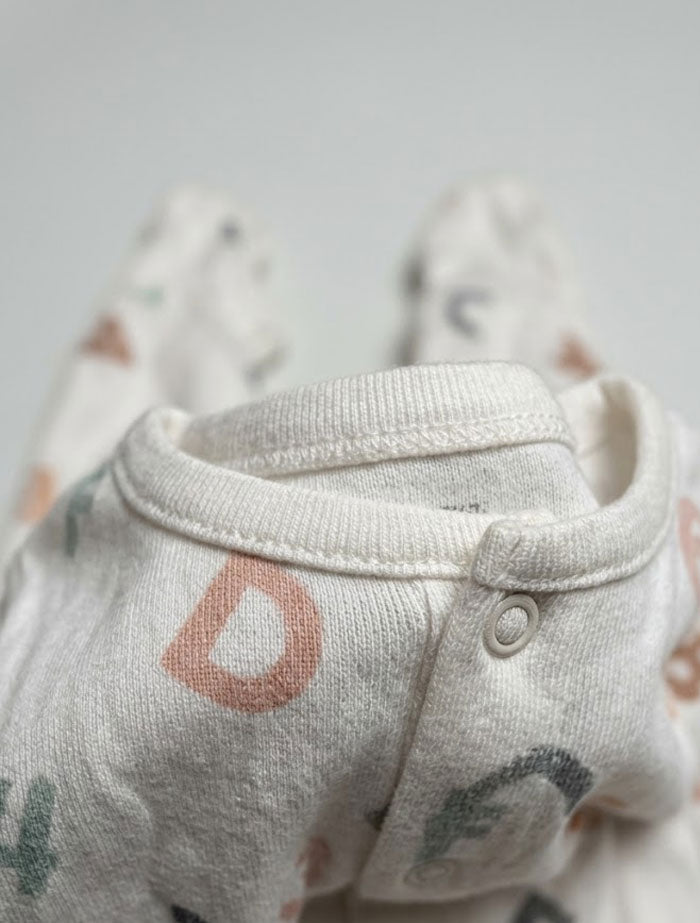 Alphabete printed button sleep suit
