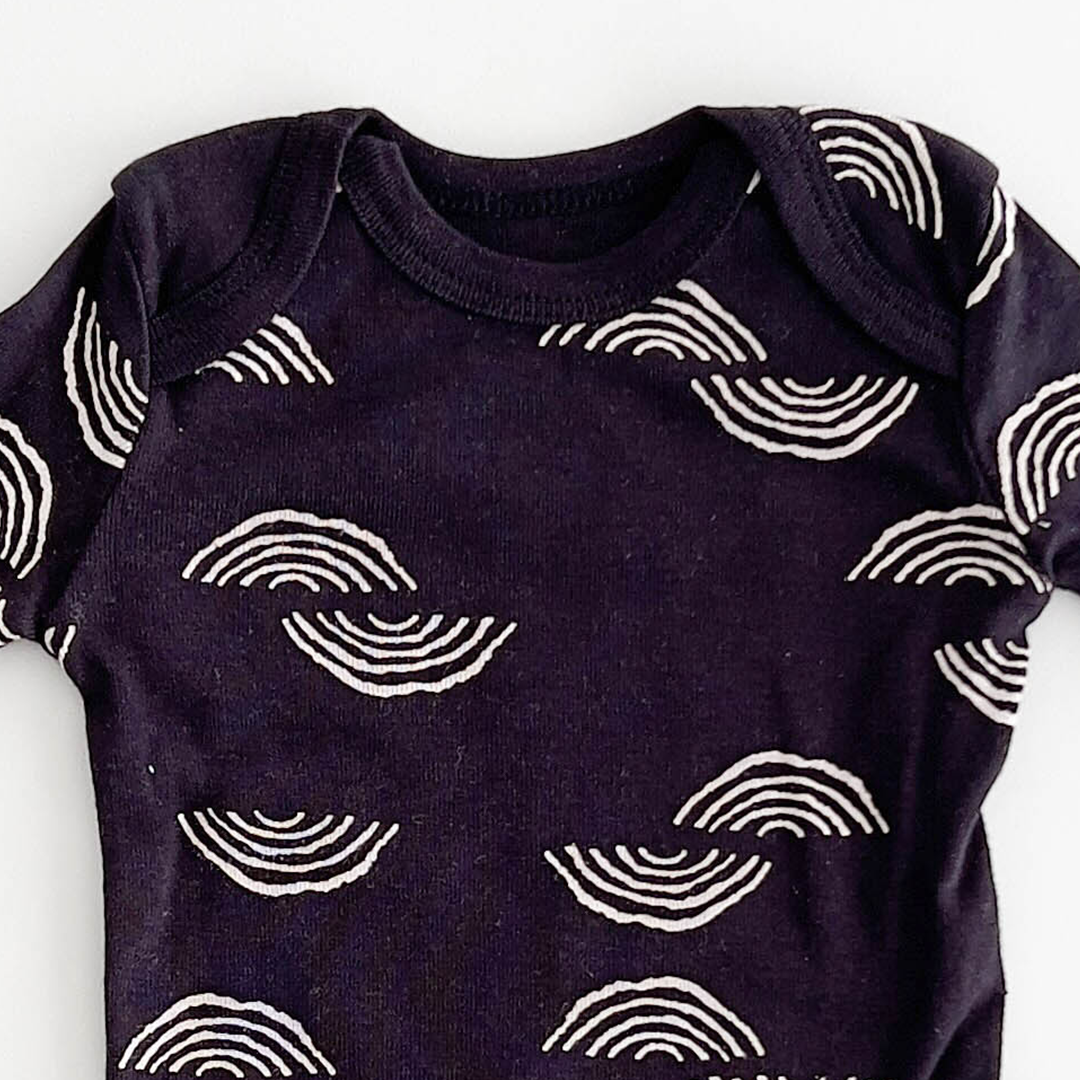 BLACK PRINTED ONESIE