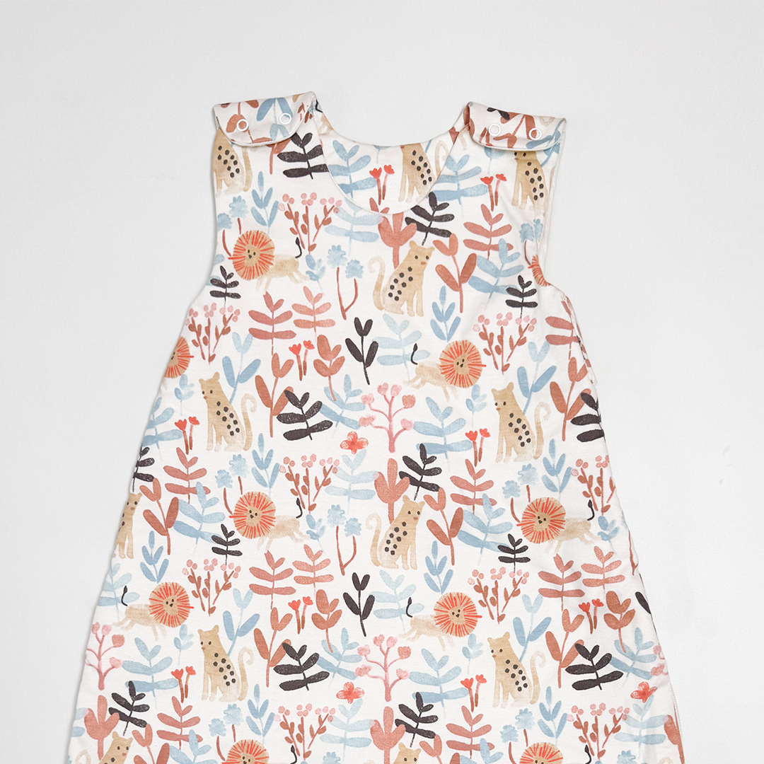 MULTICOLOURED ANIMAL PRINTED SLEEPING BAG