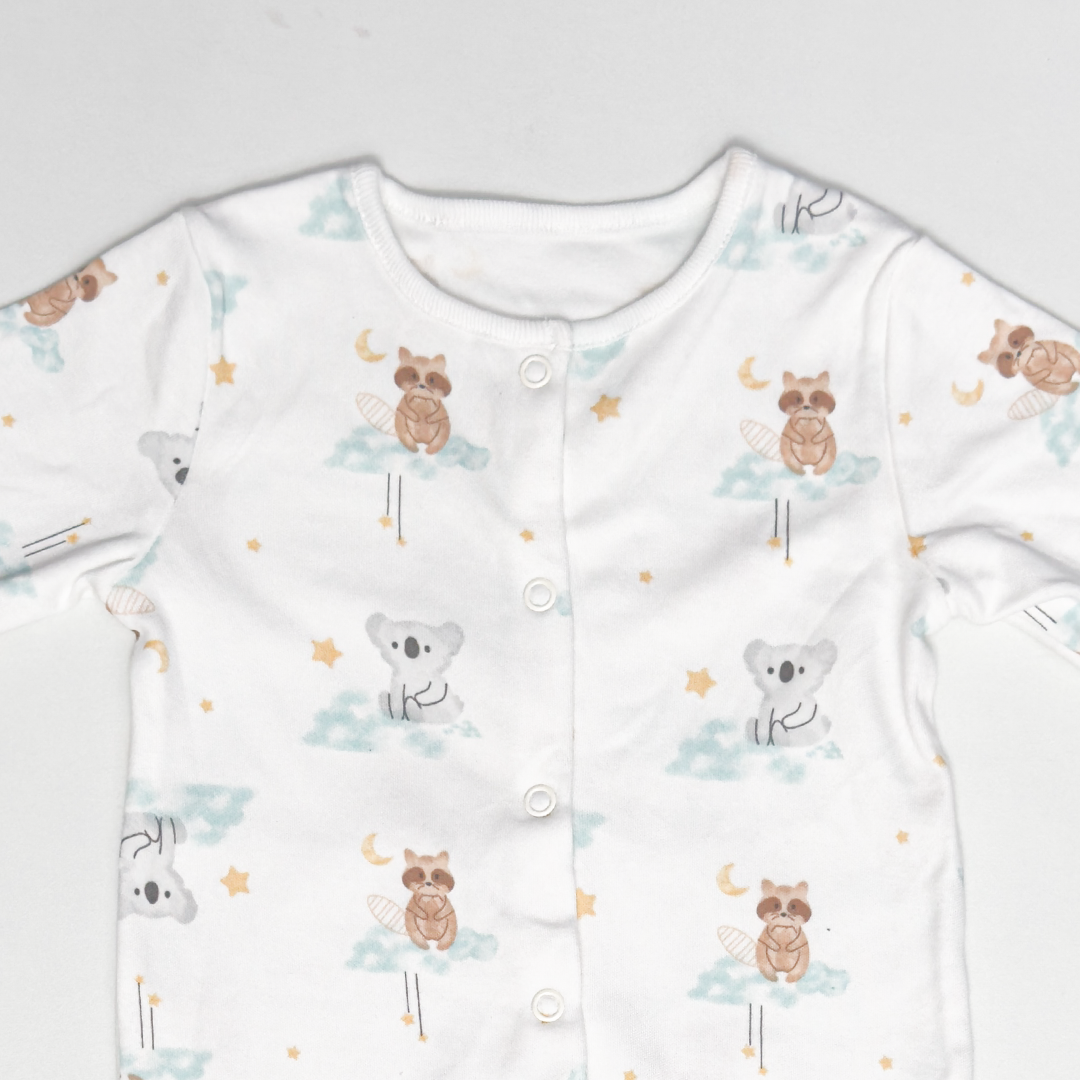WHITE PRINTED SLEEPSUIT