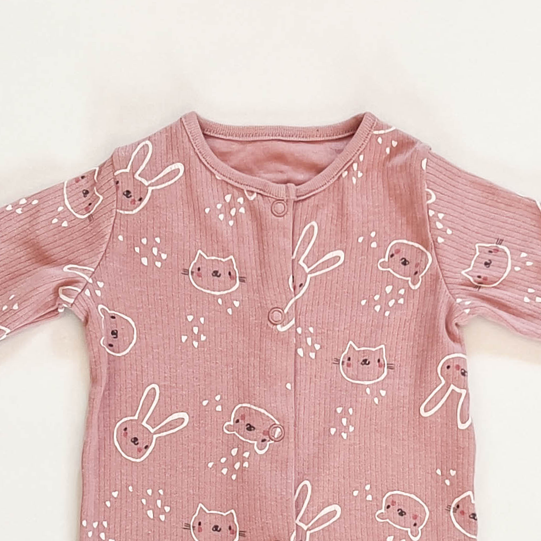 PASTEL FLESH RIBBED SLEEPSUIT