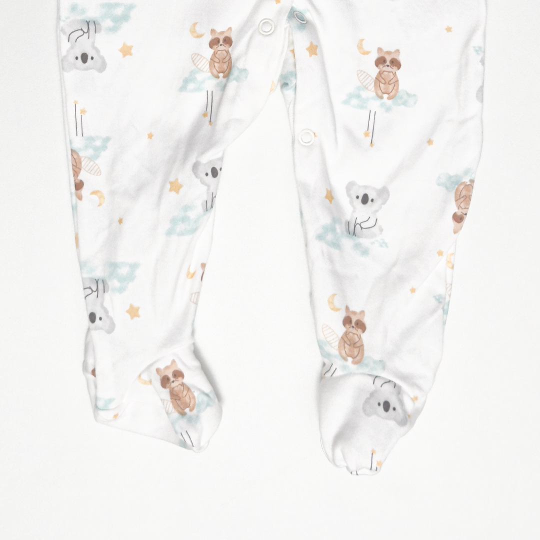 WHITE PRINTED SLEEPSUIT