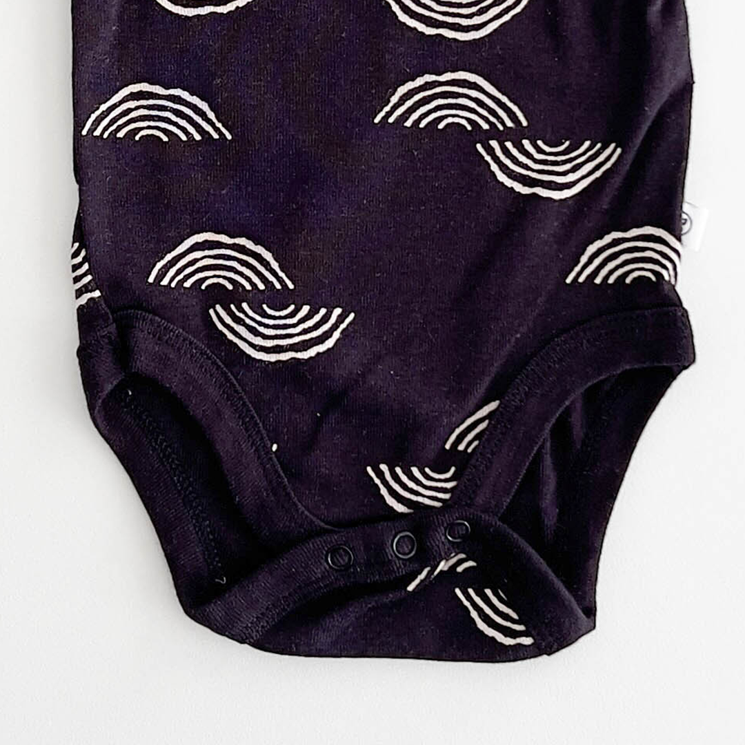 BLACK PRINTED ONESIE
