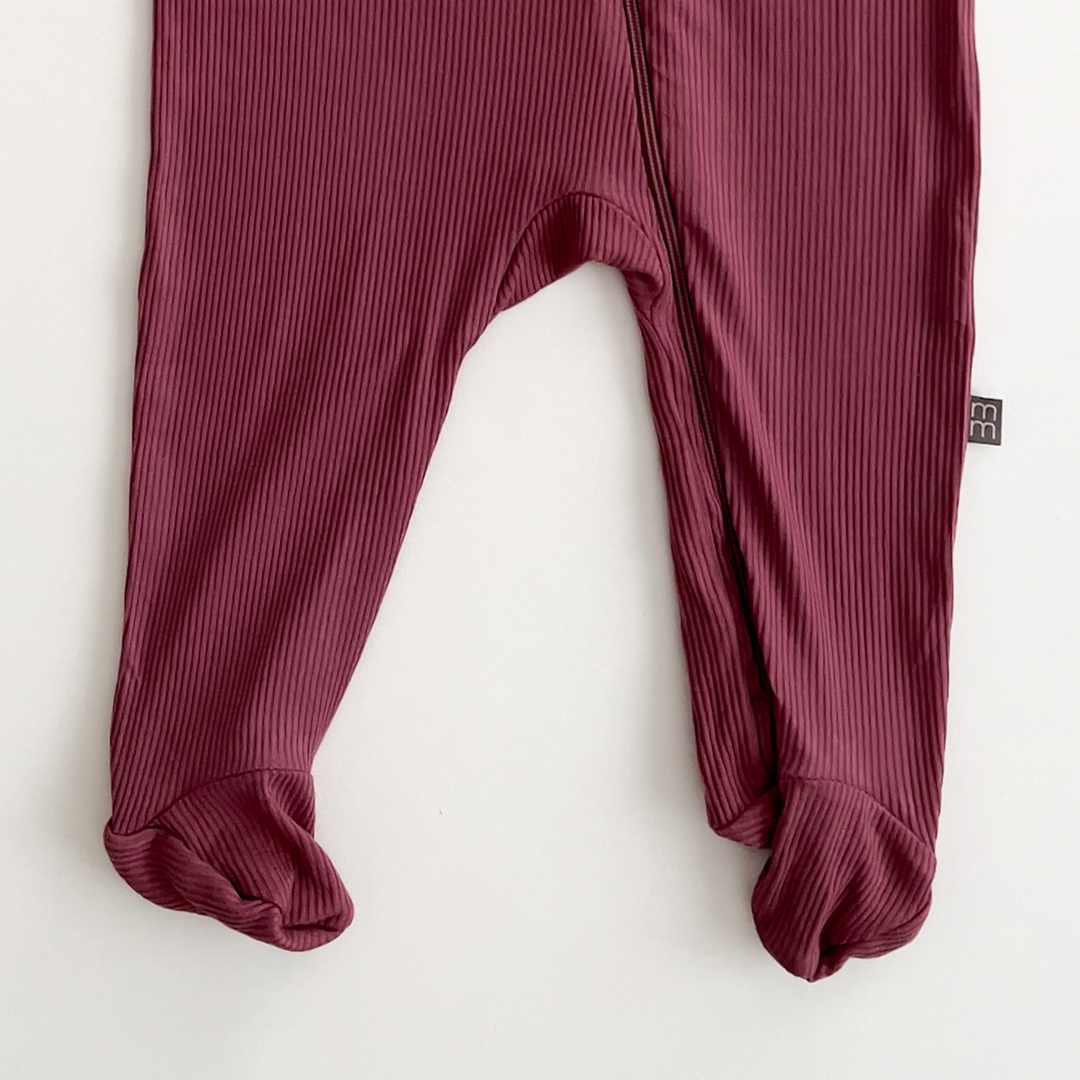 WINE COLORED RIBBED SLEEPSUIT