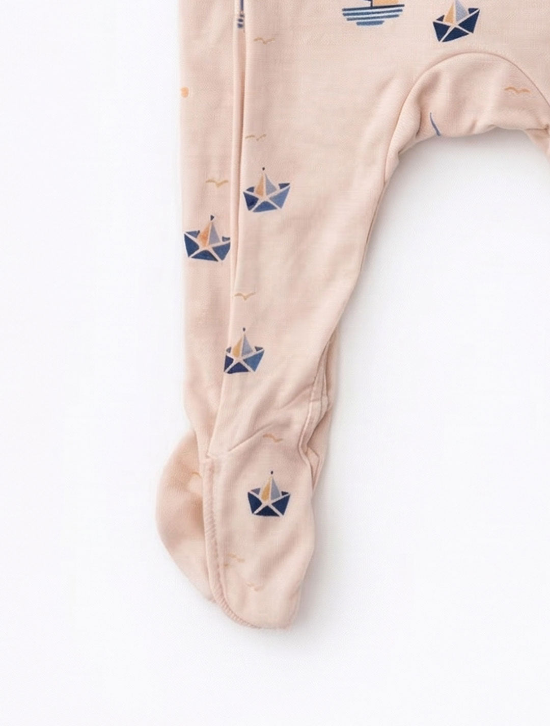 BEIGE PRINTED SLEEPSUIT