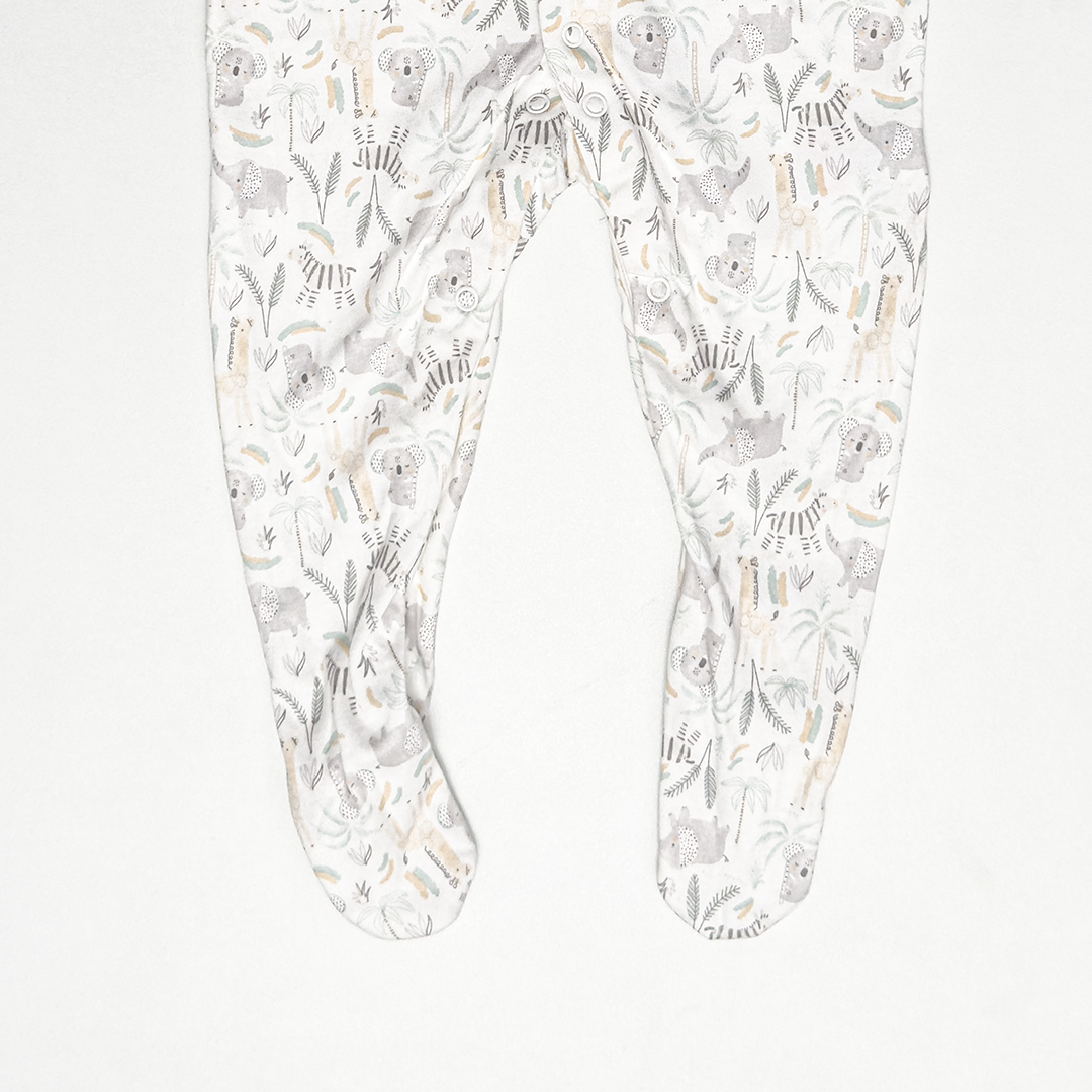 WHITE ANIMAL PRINTED SLEEPSUIT