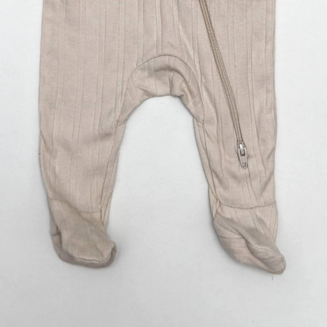 BEIGE RIBBED ZIPPER SLEEPSUIT