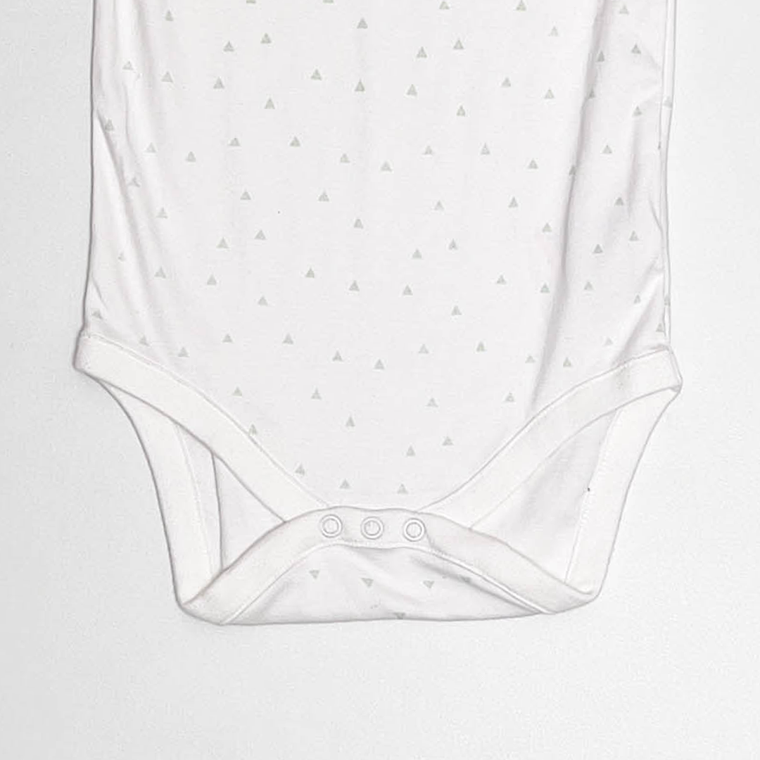WHITE TRIANGLE PRINTED ONESIE