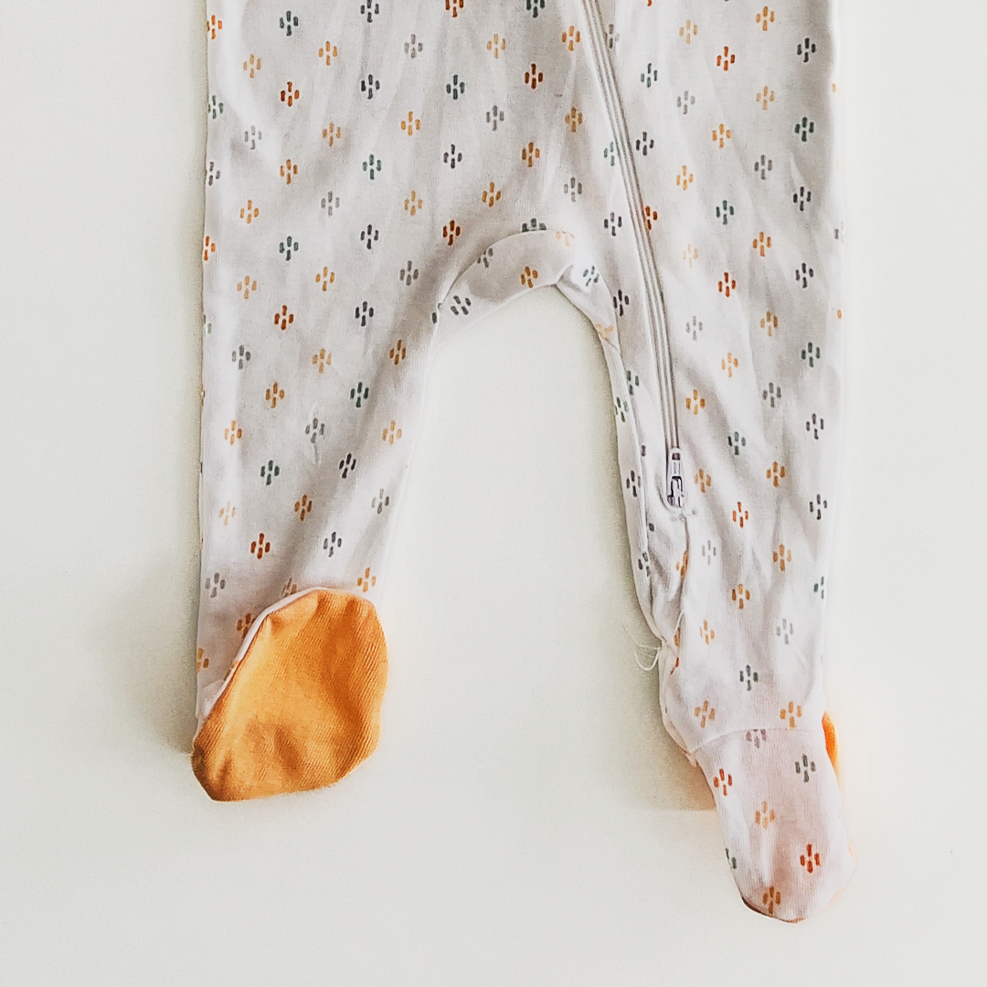 WHITE PATTERNED SLEPPSUIT