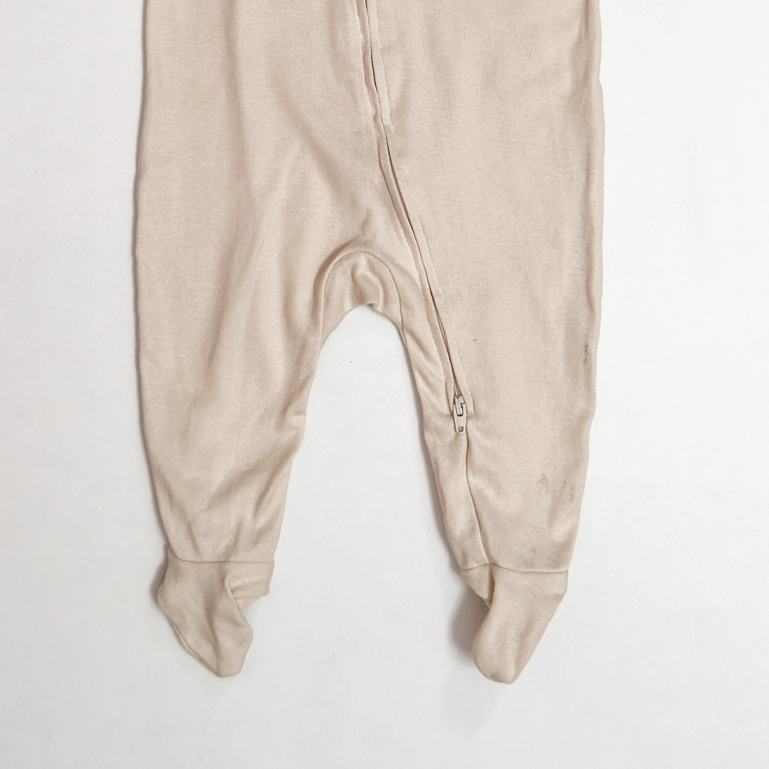 BEIGE ZIPPER SLEEPSUIT