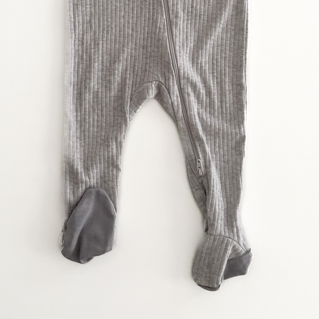 GG LIGHT GREY RIBBED SLEEPSUIT