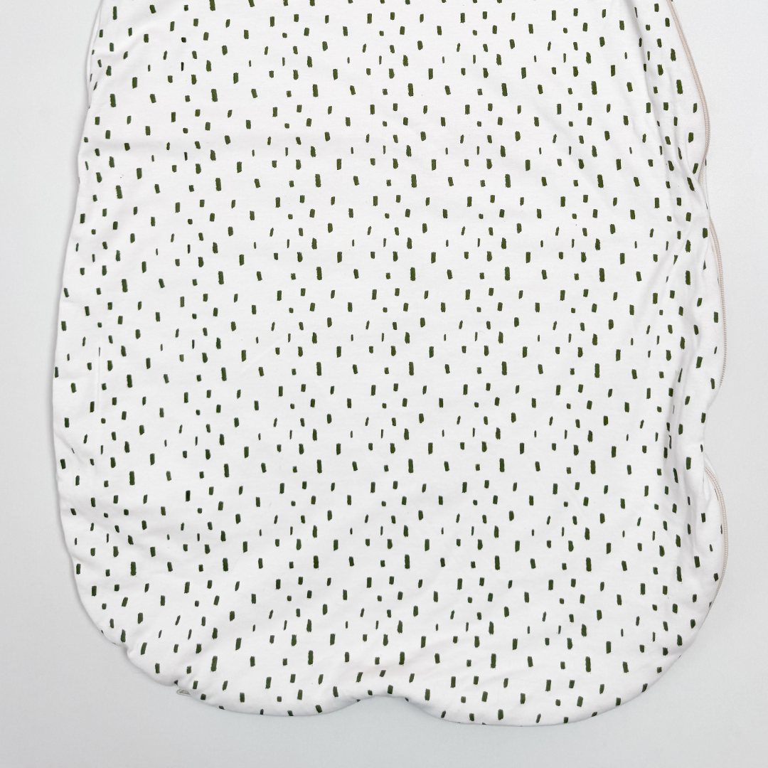 GREEN PATTERNED GIRAFFE SLEEPING BAG