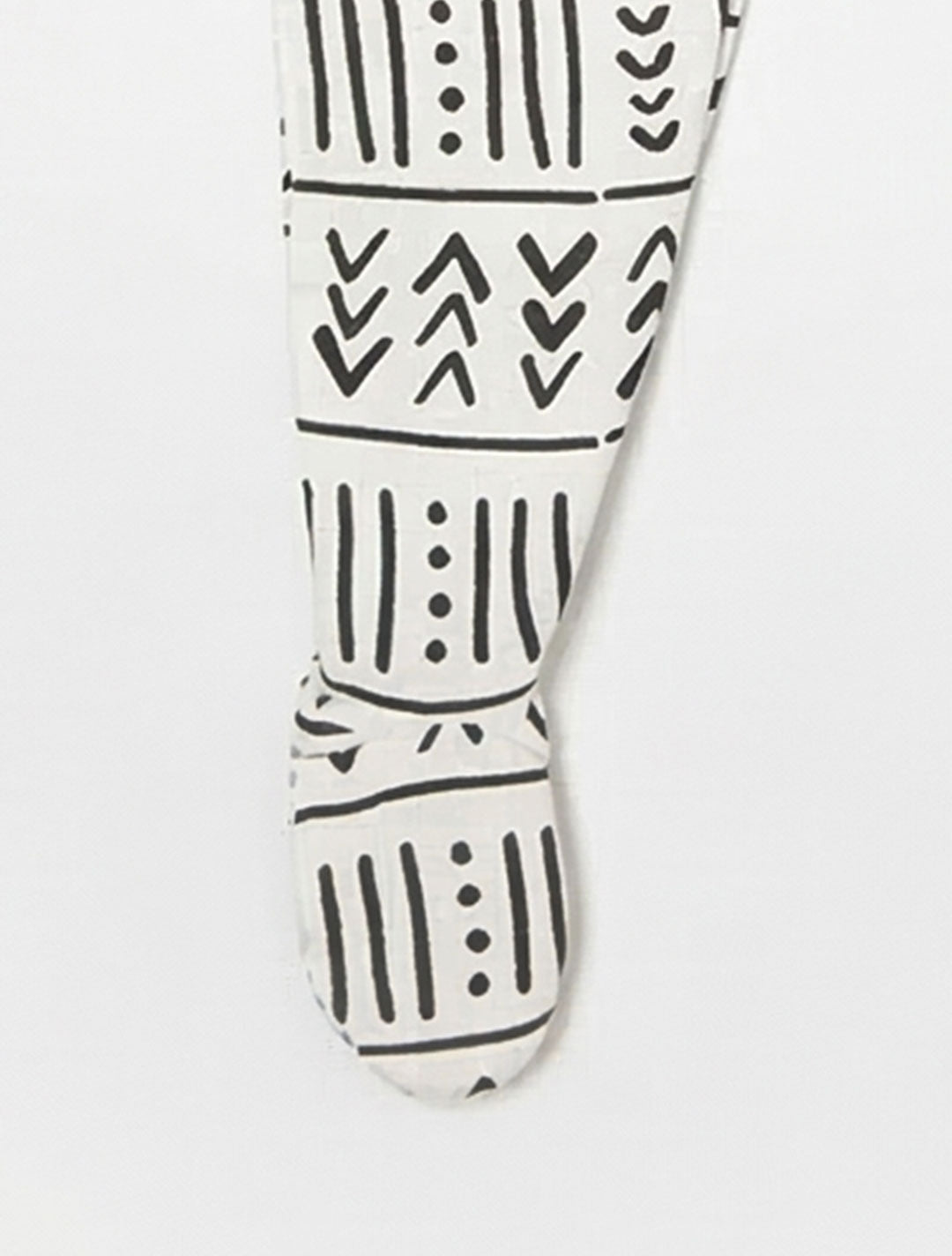 BLACK AND WHITE PATTERNED SLIM FIT SLEEPSUIT