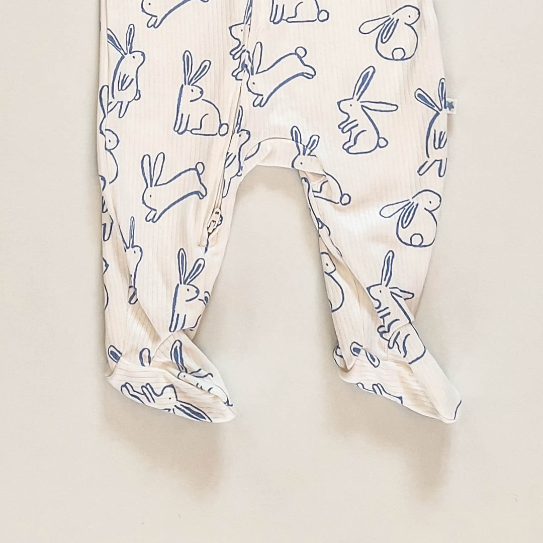 WHITE RABBIT RIBBED SLEEPSUIT
