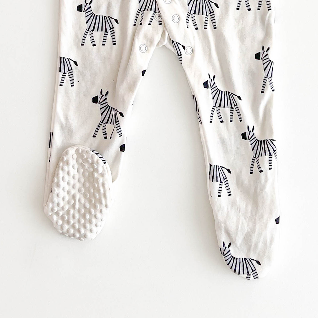 ZEBRA PRINTED WHITE SLEEPSUIT