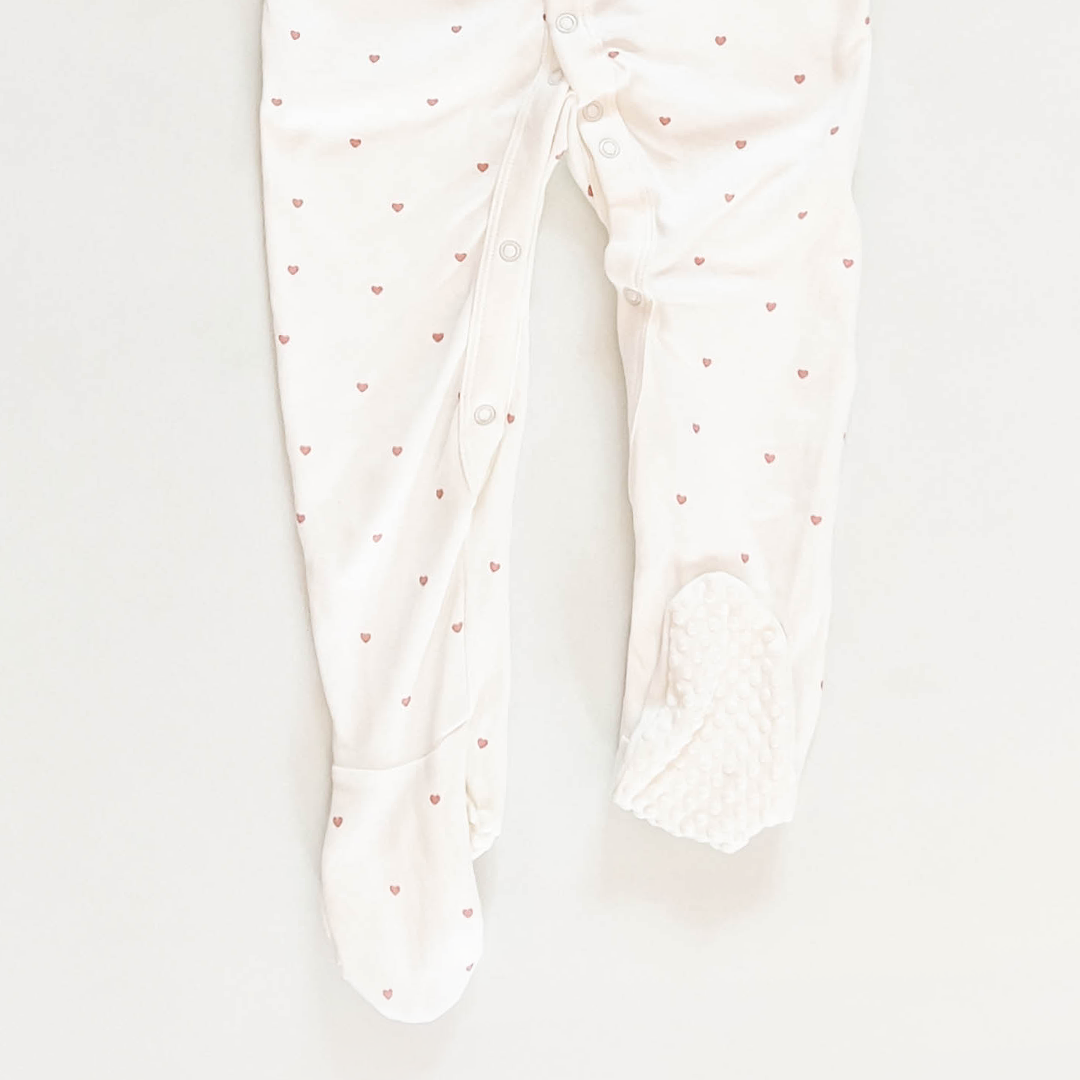 LOVE PATTERNED WHITE SLEEPSUIT