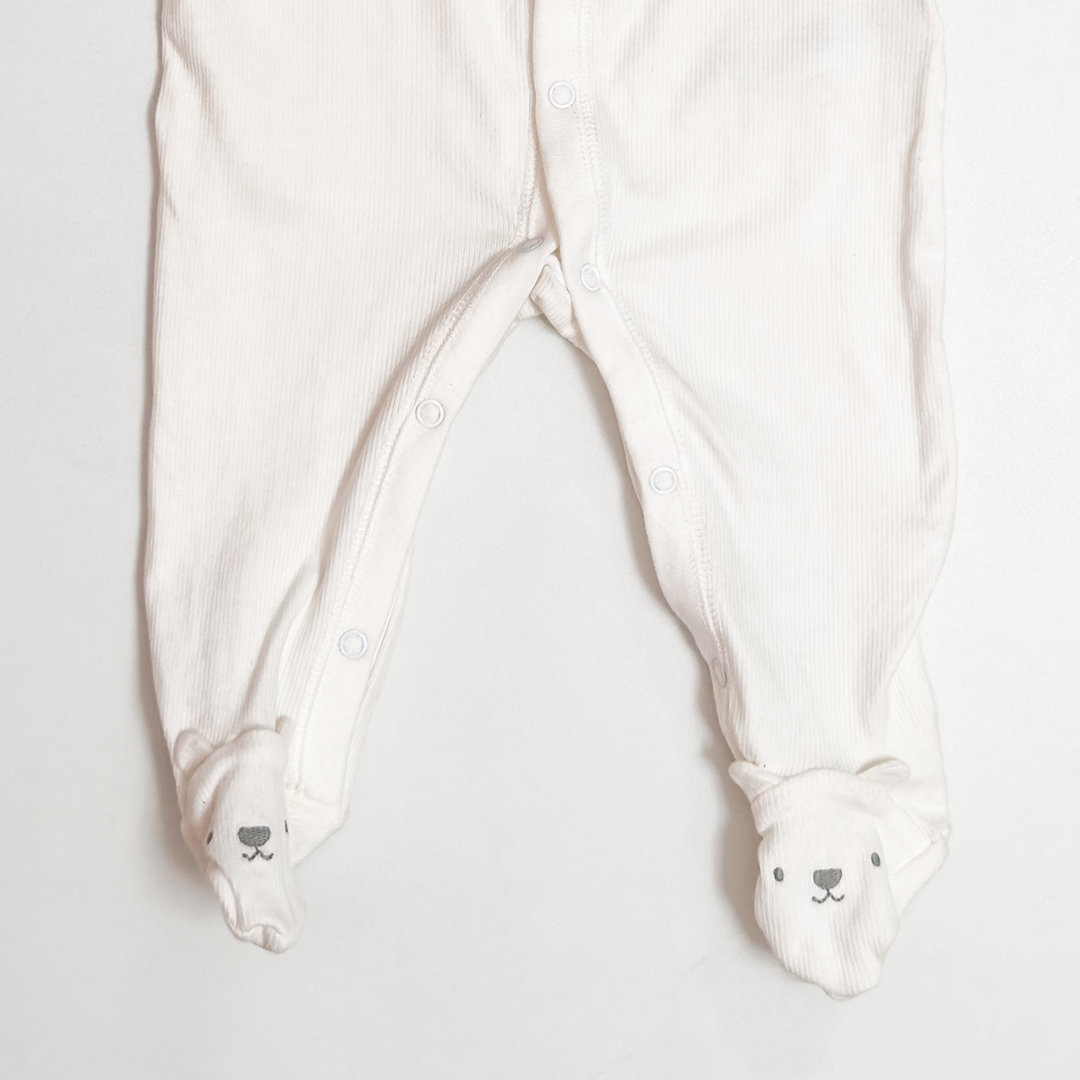 WHITE RIBBED BEAR SLEEPSUIT