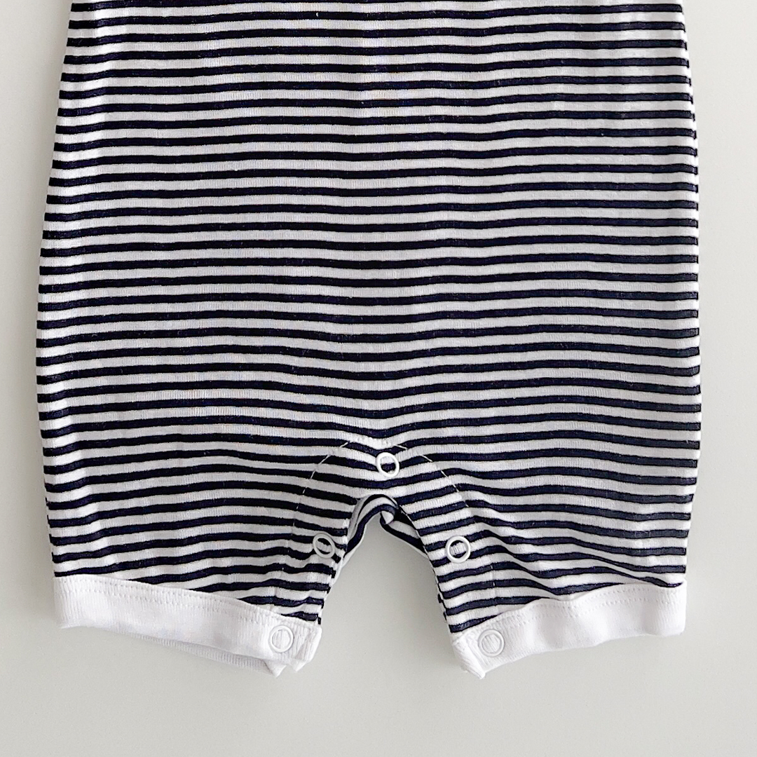 BLACK AND WHITW STRIPED JUMPSUIT