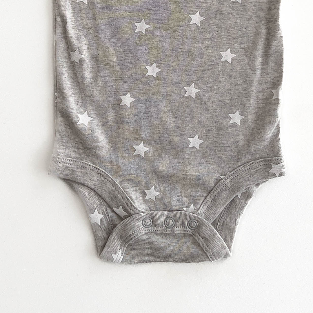 GREY STAR PATTERNED ONESIE