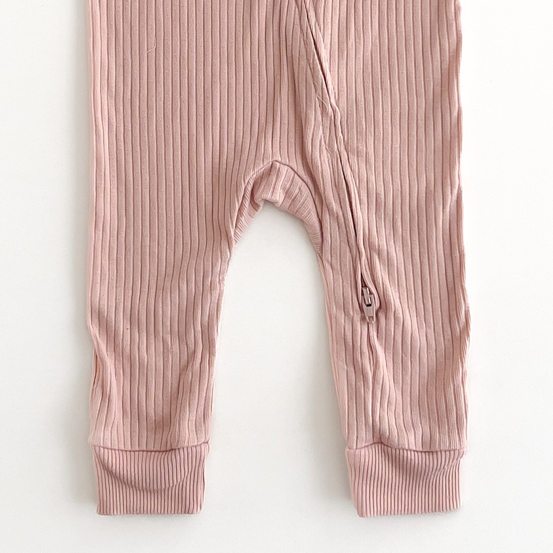 DUSTY PINK RIBBED ROMPER