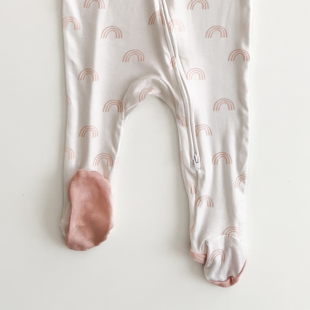 PINK RAINBOW PRINTED SLEEPSUIT