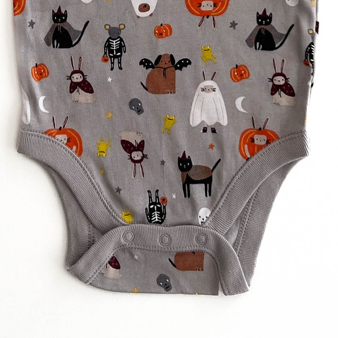 HALLOWEEN PATTERNED ONESIE