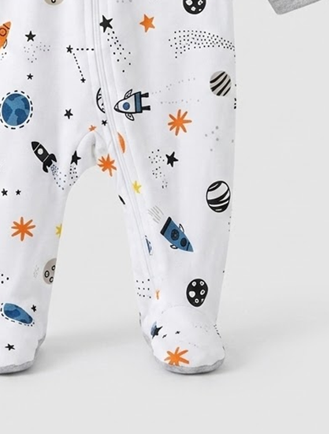 White printed zipper sleepsuits