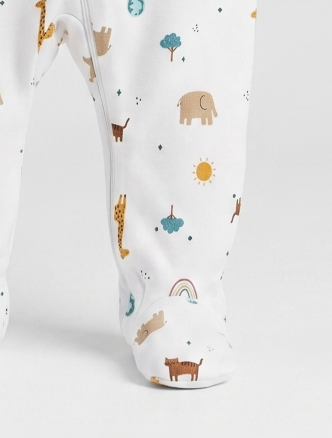 White animal printed zipper sleepsuit