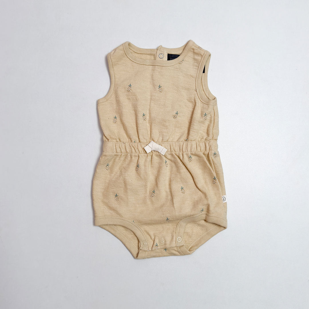 SAND PINEAPPLE PRINTED ONESIE