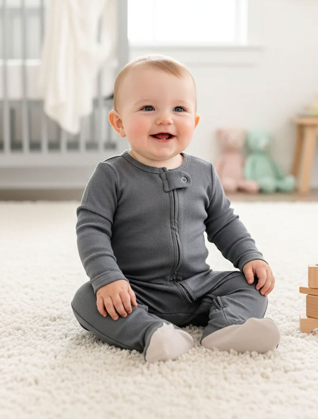 GREY PLAIN SLEEPSUIT