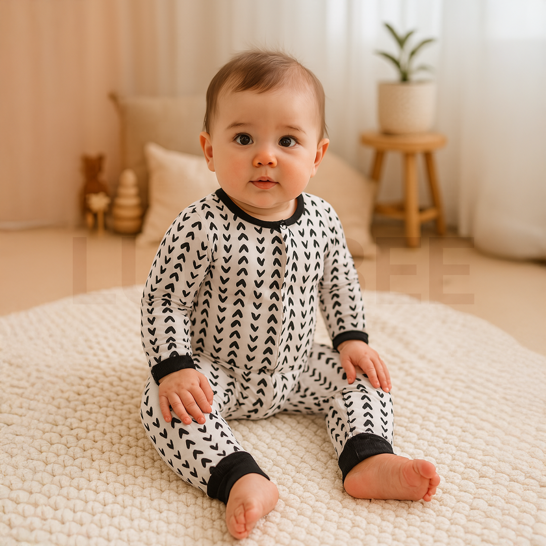 BLACK AND WHITE PATTERNED ROMPER